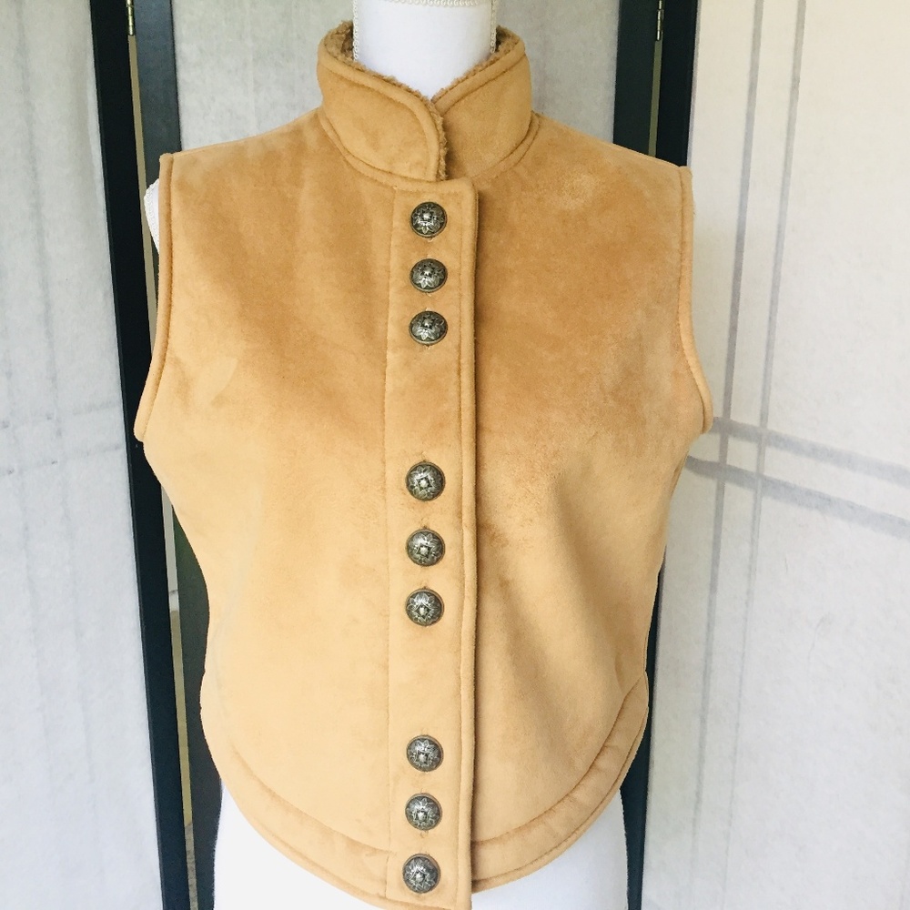Women’s Sleeveless Shearling Vest - Camel